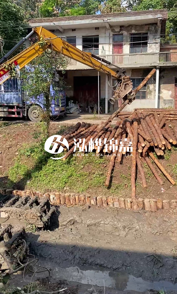 吉安挖機(jī)打木樁專業(yè)施工-河道護(hù)坡打樁能否防止河岸塌陷？