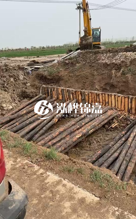 5米大頭16松木樁多少錢(qián)一根？按小頭報(bào)價(jià)貴還是大頭報(bào)價(jià)貴？